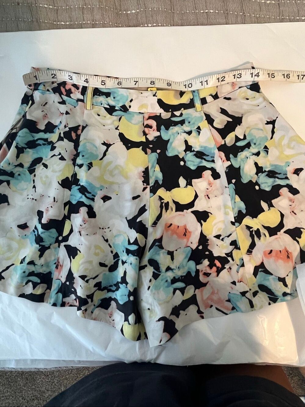 Parker Women's Silk  Pleated High Waisted Shorts Multicolor Size 4